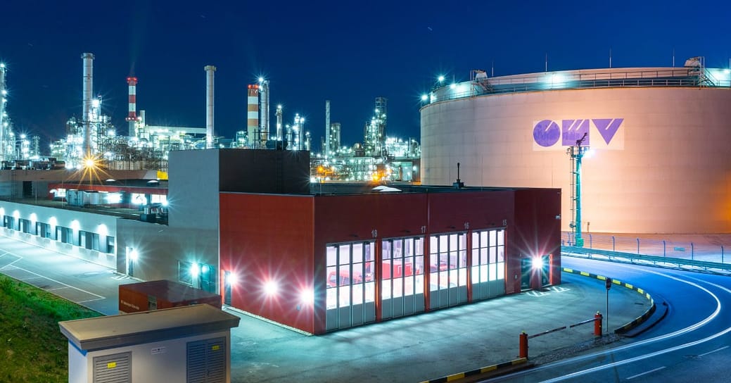 Chemical engineering makes our list of the top 5 best paid STEM Degrees for international students given the stability of the industry. 