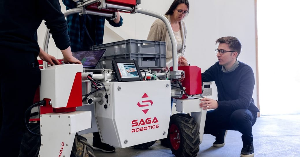 Mechanical engineering makes our list of the top 5 best paid STEM Degrees for international students given the versatility and job stability of mechanical engieers.