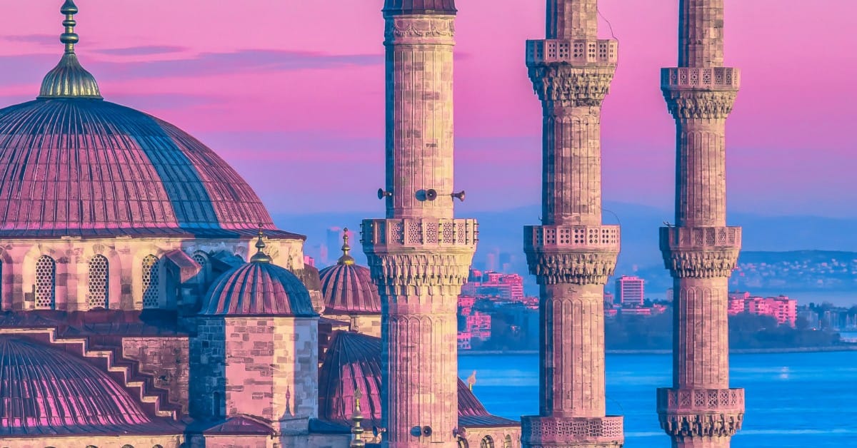 Skyline of Istanbul Turkey, which you can visit visa-free with a US visa